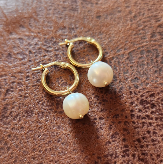 Huggie with Pearl Drop Earring Gold